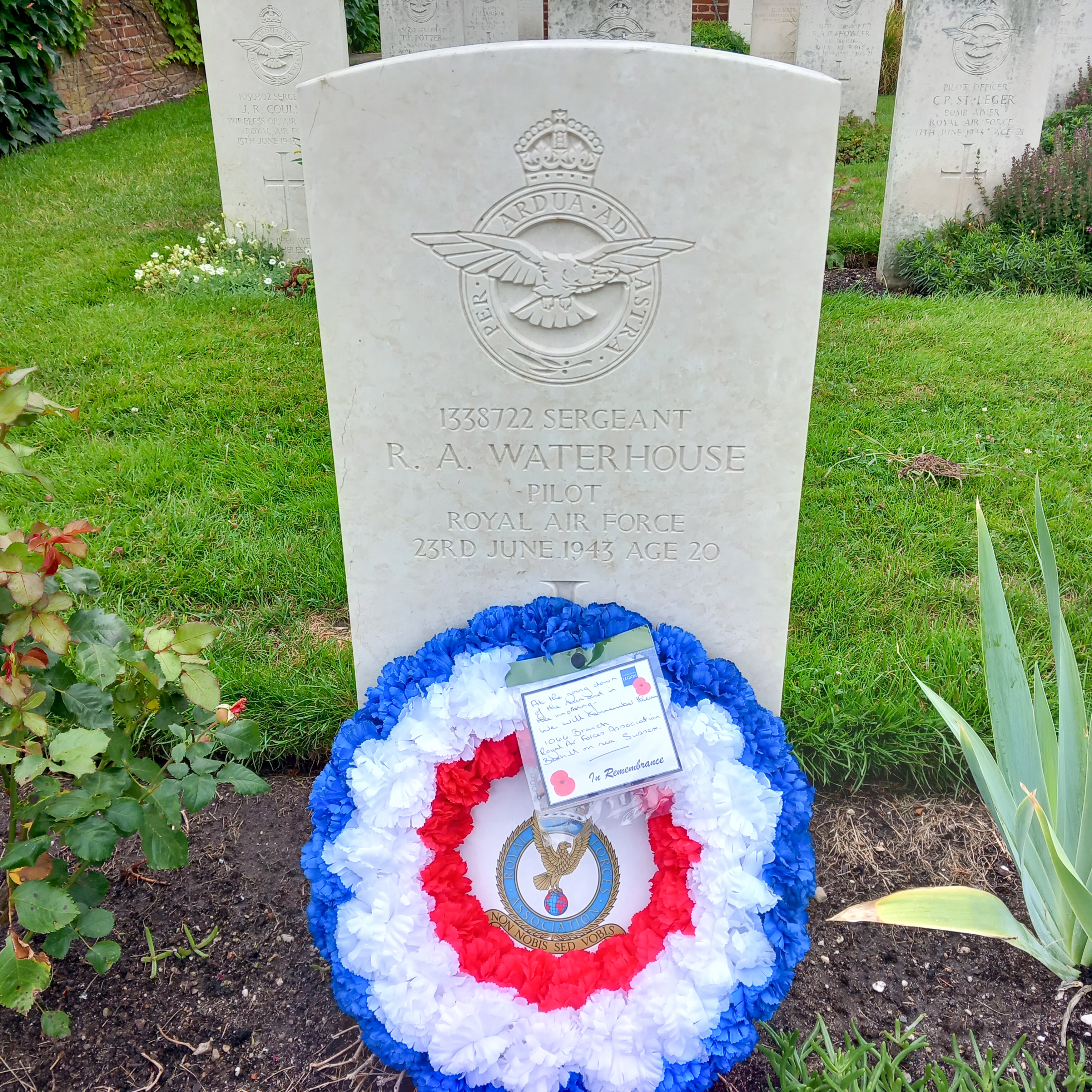 Photo of the grave and gravestone of Sergeant Roy Waterhouse, pilot of Lancaster SR-J